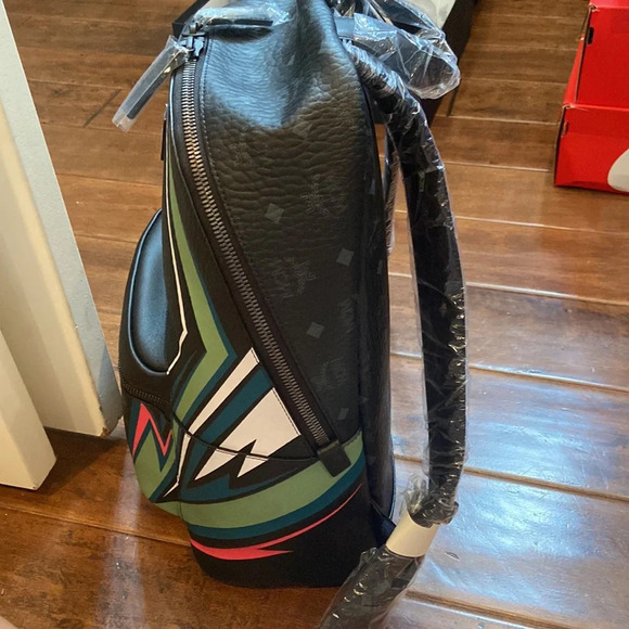 MCM Stark Medium Black Backpack NWT - Picture 8 of 16